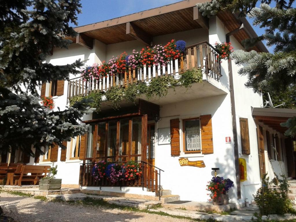 Отель Campeggio Branchetto Боско-Кьезануова Экстерьер фото